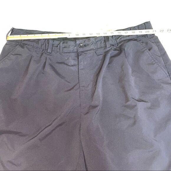 Men's reebok golf black pleated front lightweight 46" waist pants - Picture 3 of 6